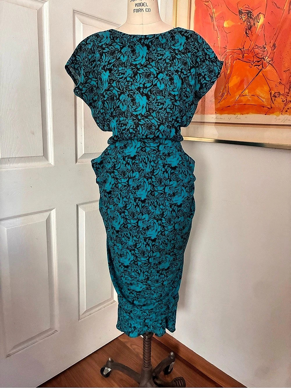 40s style Floral hourglass Dress in Blue & Black Like New
